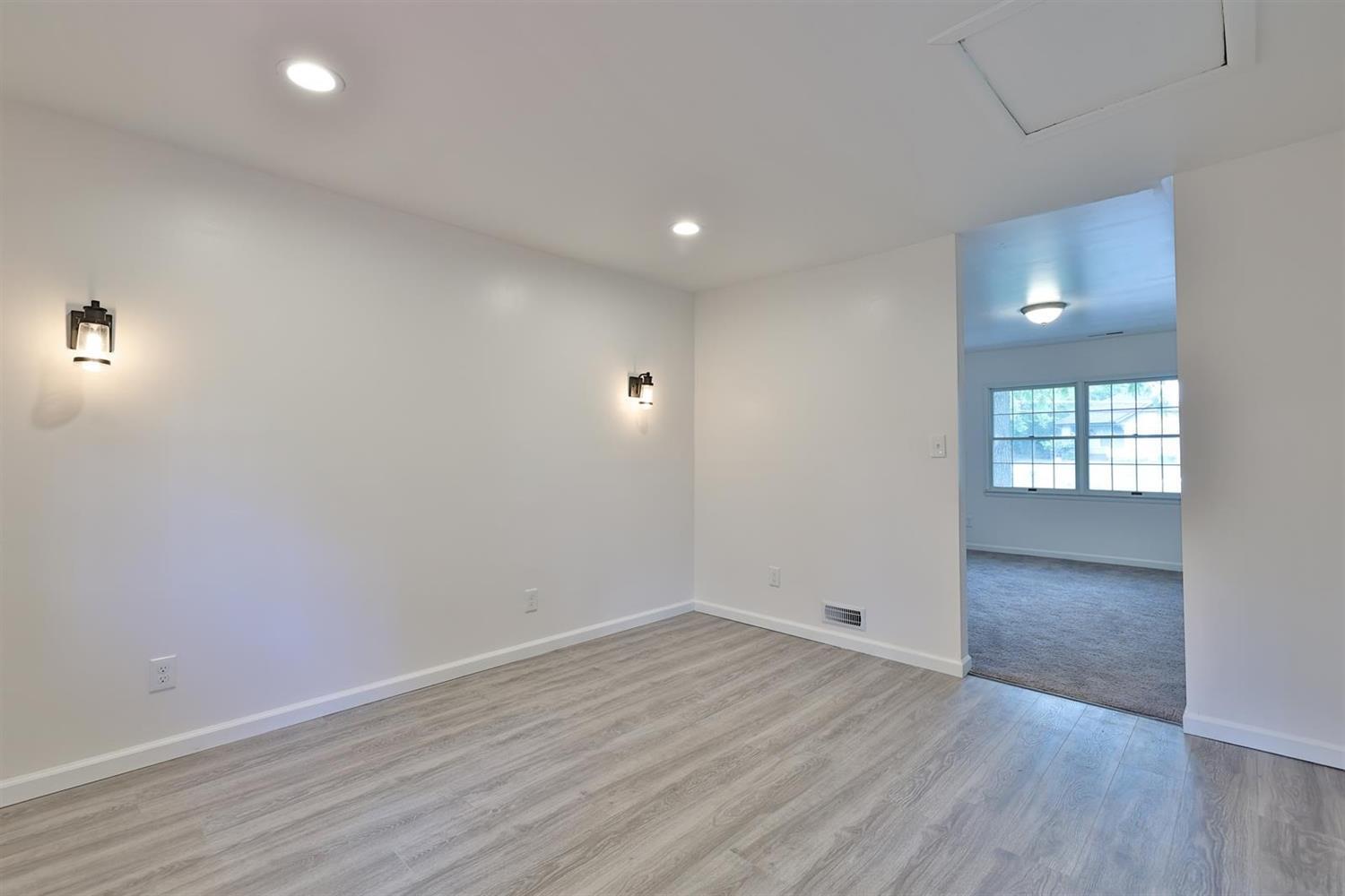 579 West Kemper Road Springdale, OH 45246 - Photo 8 of 36