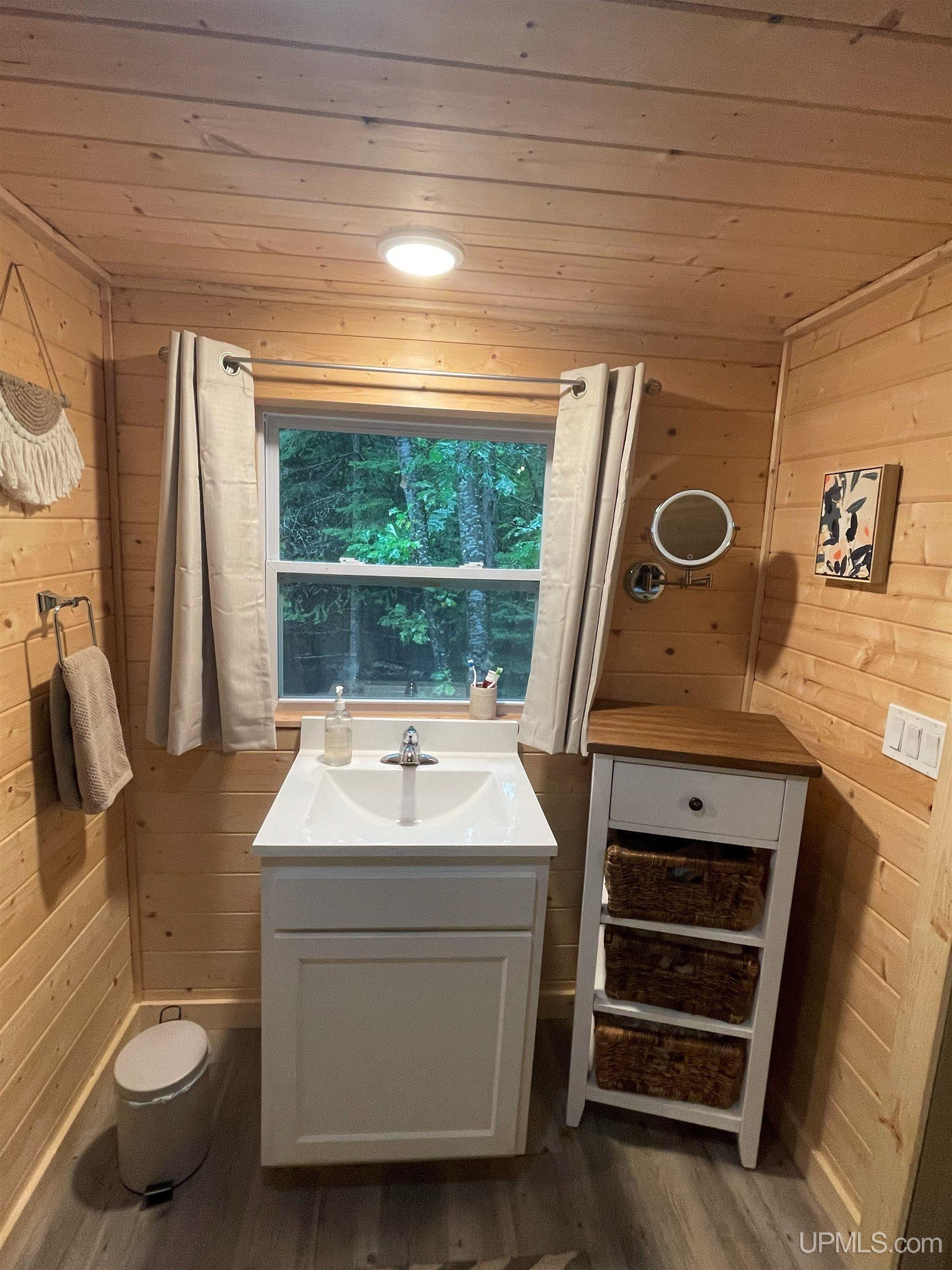 26950-26881 East Grosse Point Road Hancock, MI 49930 - Photo 10 of 23