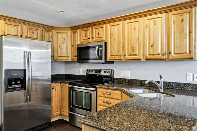260 West 1010th Street South Logan, UT 84321 - Photo 2 of 20