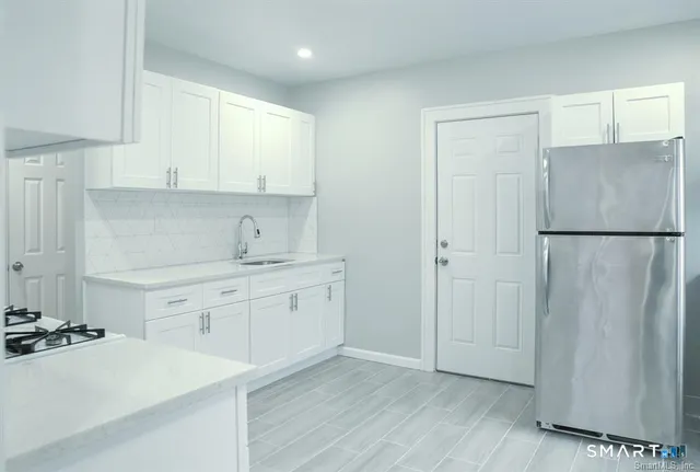 $2,300 | 23 Lake Street, Waterbury, CT 06708