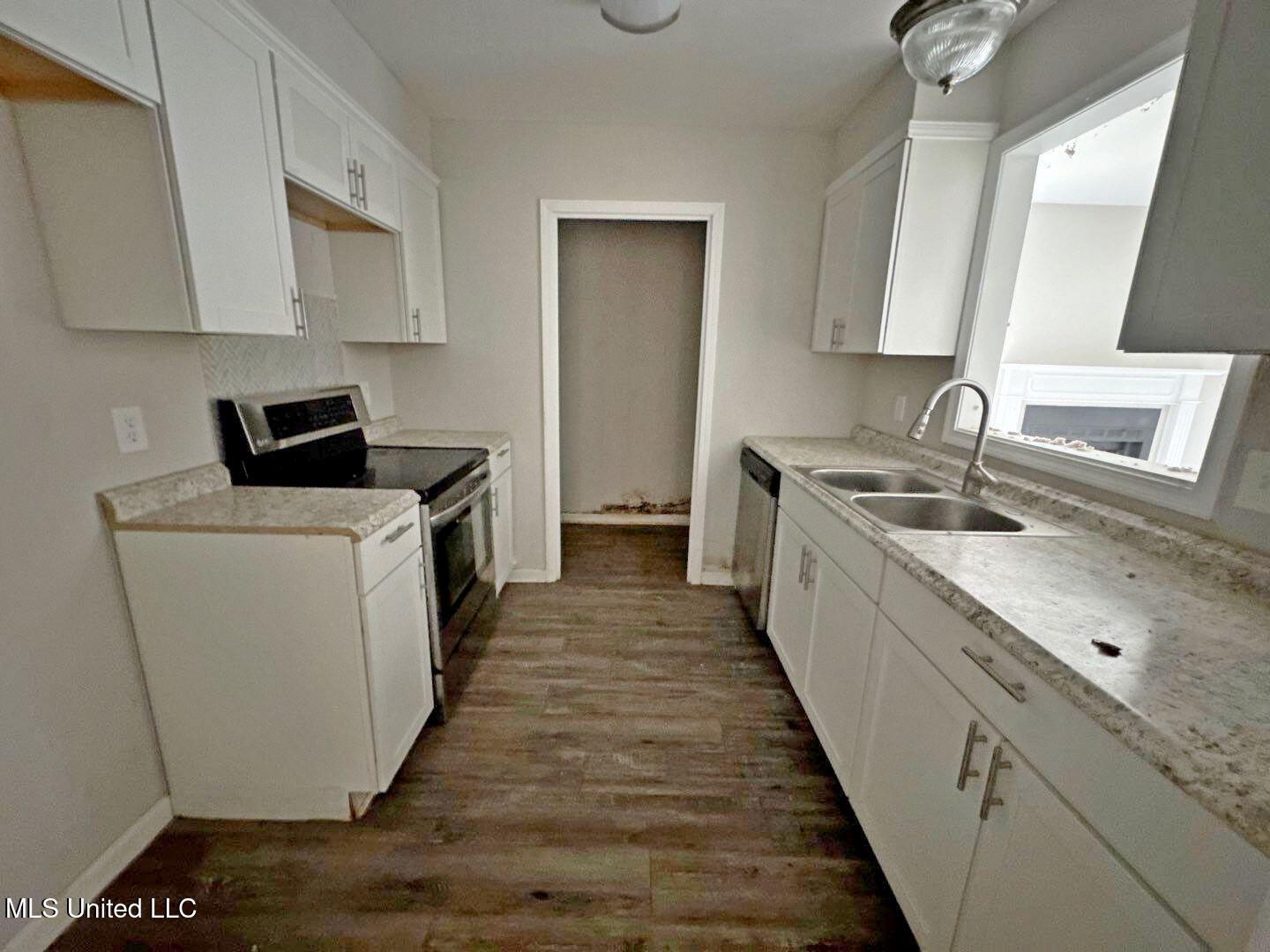 111 Bent Creek Circle, Unit B Brandon, MS 39047 - Photo 3 of 19 67-Dec 03 2025 12_16pm-DC5e