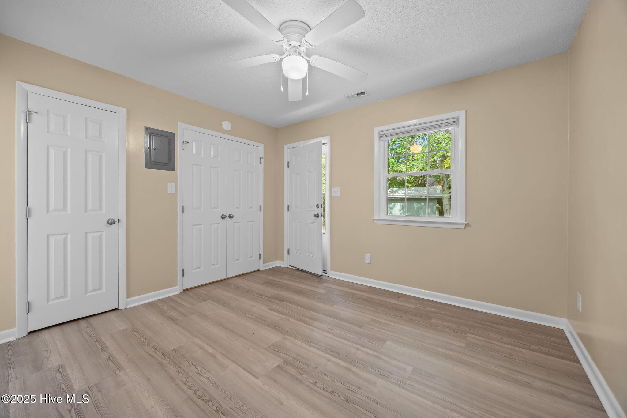 1190 Gould Road, Unit 4 Jacksonville, NC 28540 - Photo 8 of 18 14-web-or-mls-1190 Gould Rd Unit4 30
