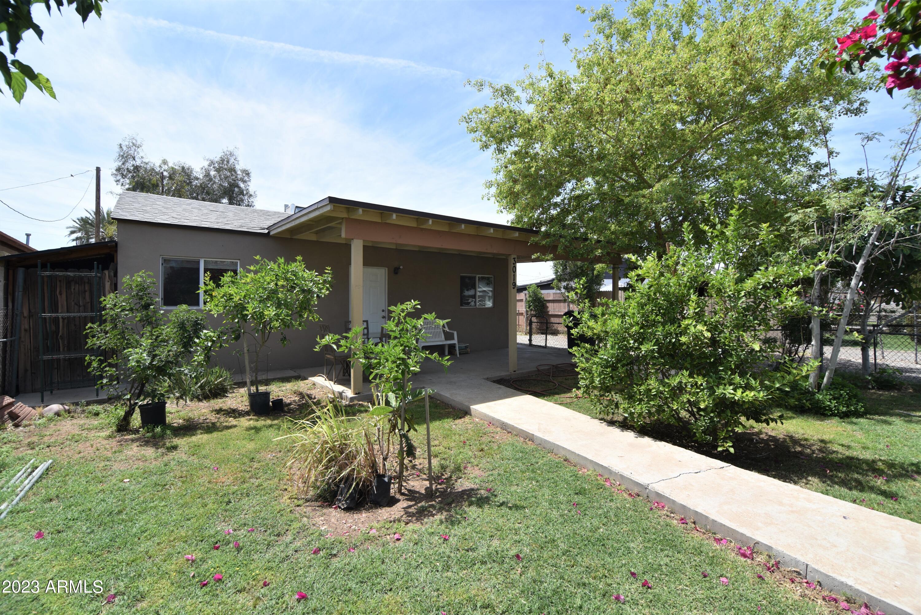 3019 West Granada Road Phoenix, AZ 85009 - Photo 8 of 36 JHM_7052