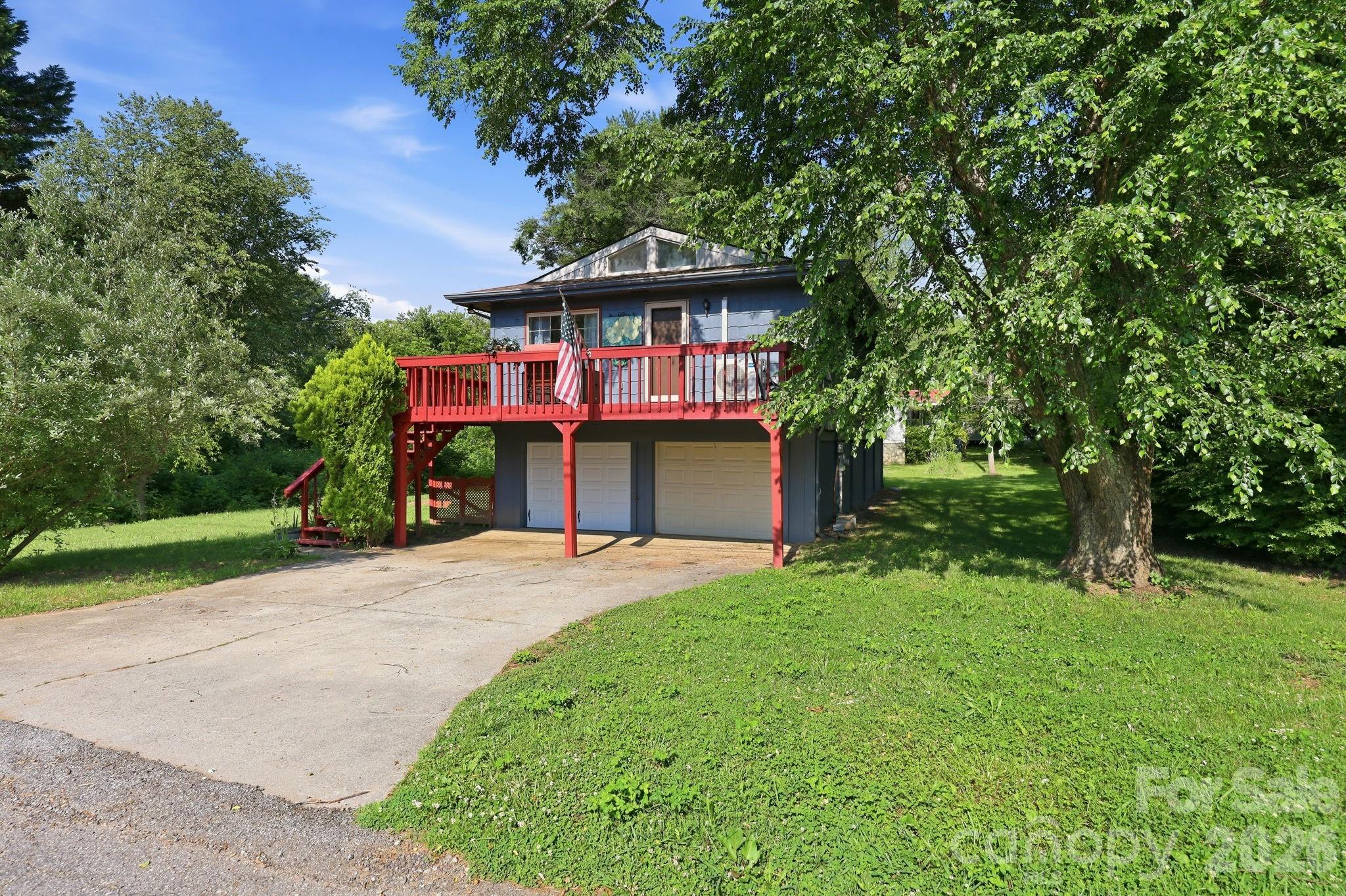 65 Spencer Street Clyde, NC 28721 - Photo 4 of 34