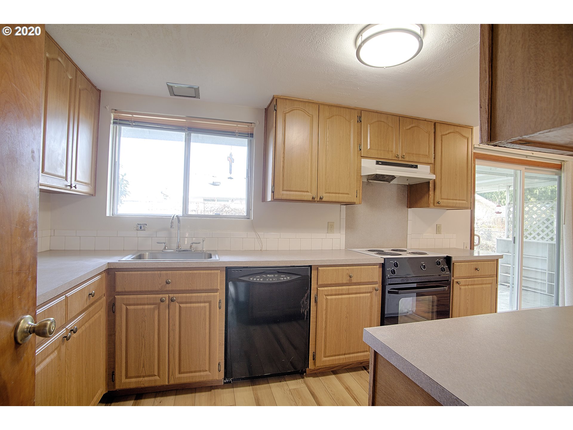 16650 Southwest Queen Mary Avenue Portland, OR 97224 - Photo 3 of 13