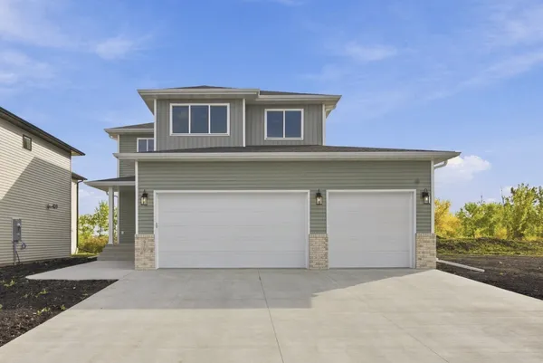 $597,500 | 979 61st Avenue Southwest, West Fargo, ND 58078