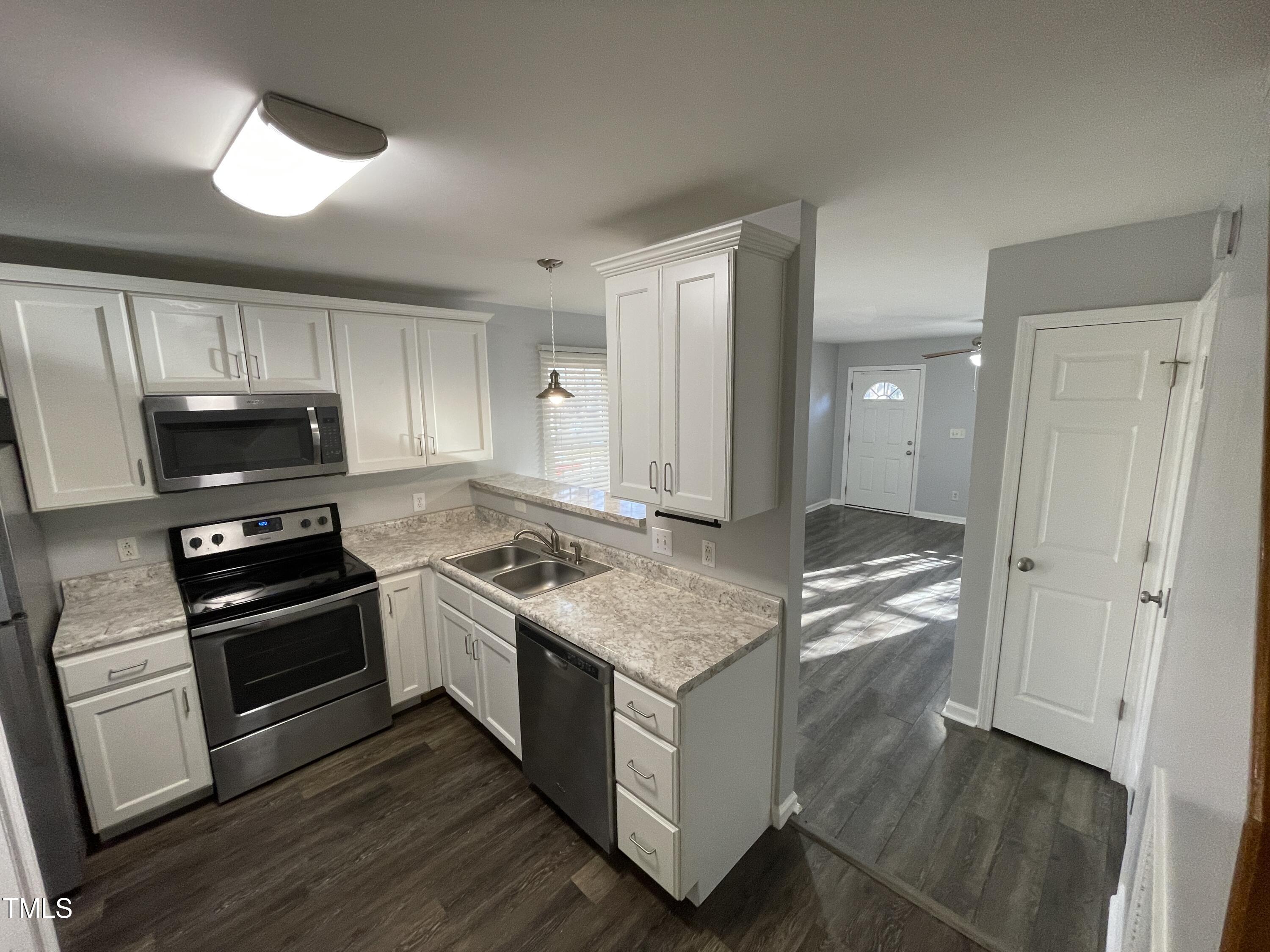 2926 Faversham Place Raleigh, NC 27604 - Photo 13 of 36 906AF3B8-C9B2-4CFB-9362-95CE77D3B679