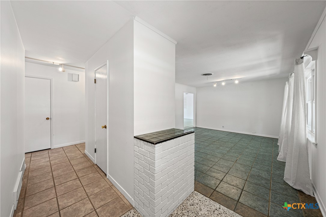 3109 West Ave R Temple, TX 76504 - Photo 5 of 35