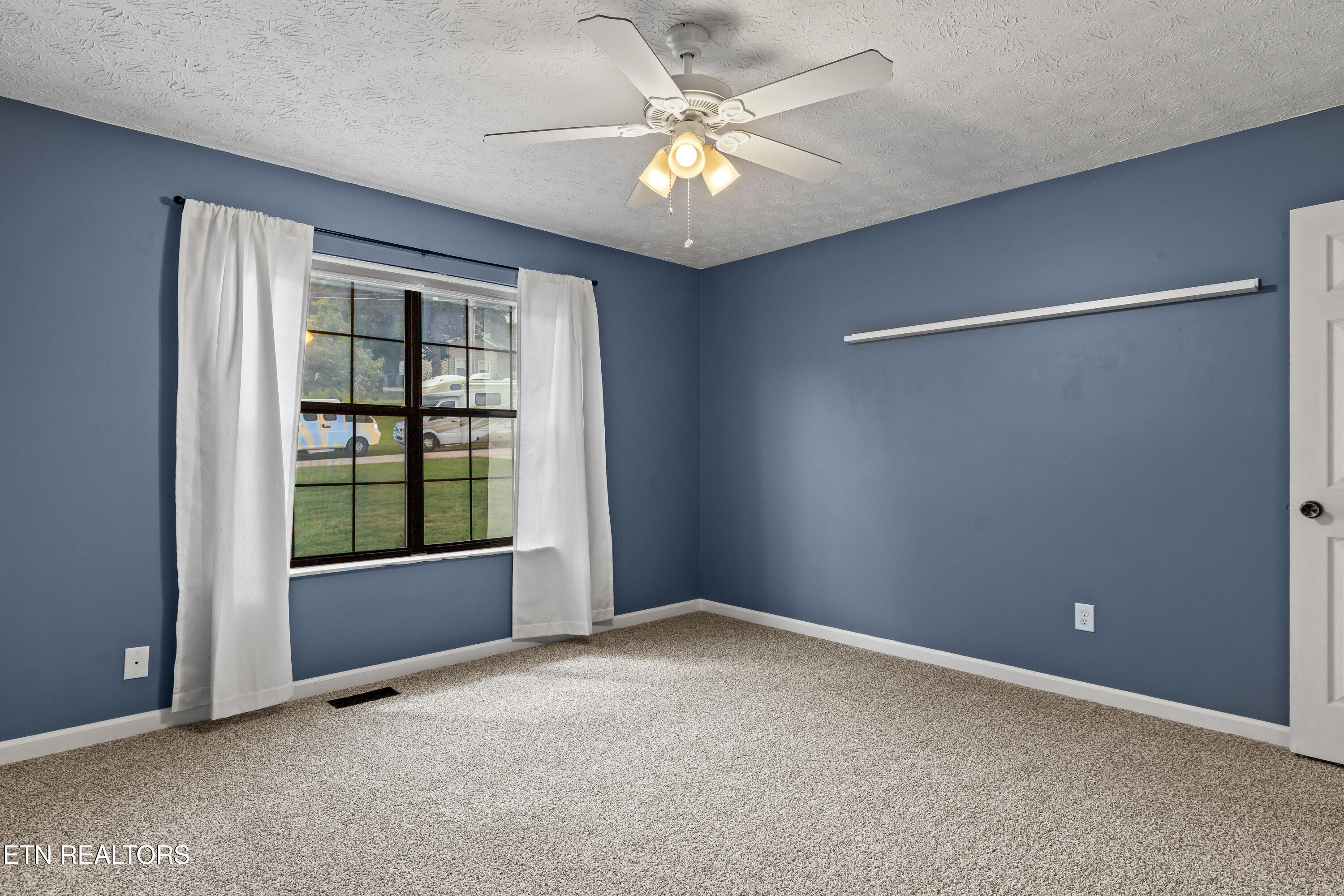 2423 Chimney Ridge Road Knoxville, TN 37923 - Photo 26 of 37 Bedroom 3
