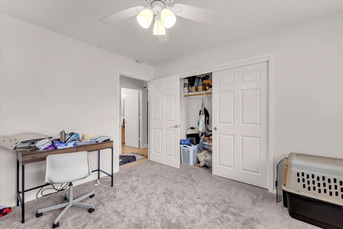 4597 Lynbrook Loop Redding, CA 96003 - Photo 13 of 36 Unit 1 - bedroom 1
