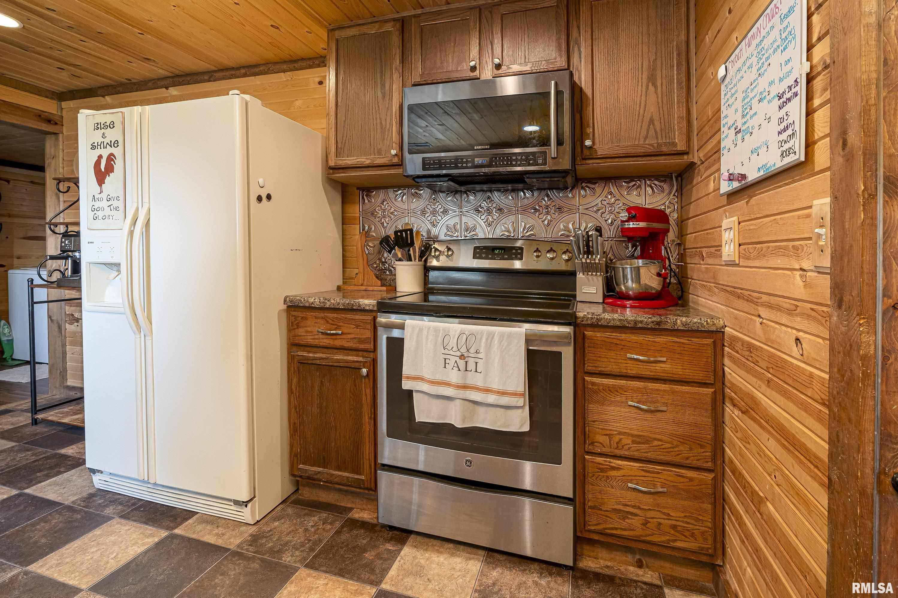 3421 Baseline Road West Frankfort, IL 62896 - Photo 8 of 27 Gallery Image 8