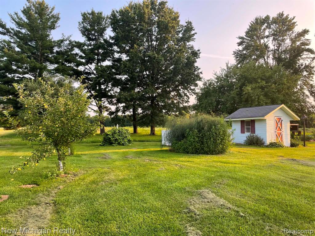 7415 West Farrand Road Clio, MI 48420 - Photo 5 of 31
