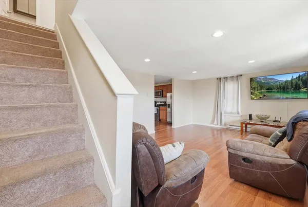 $415,000 | 5 Swan Avenue, Unit B, Worcester, MA 01602