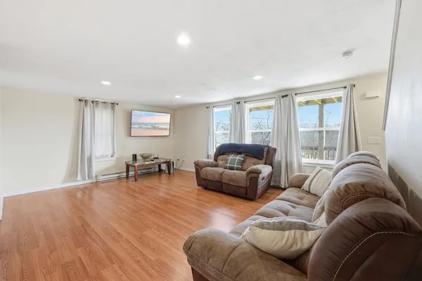 $415,000 | 5 Swan Avenue, Unit B, Worcester, MA 01602