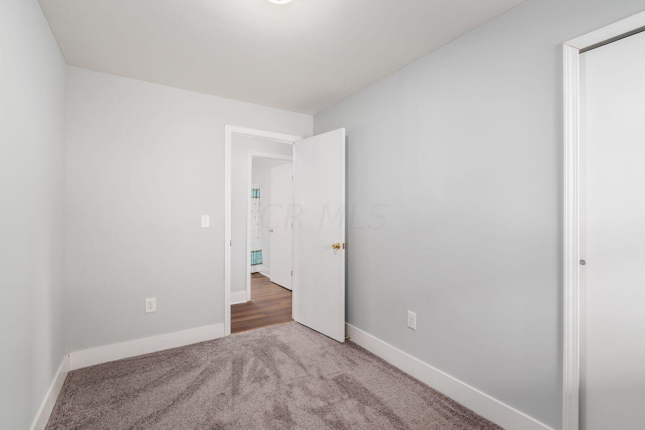2549 Howey Road Columbus, OH 43211 - Photo 10 of 28 g_howey_rd-38