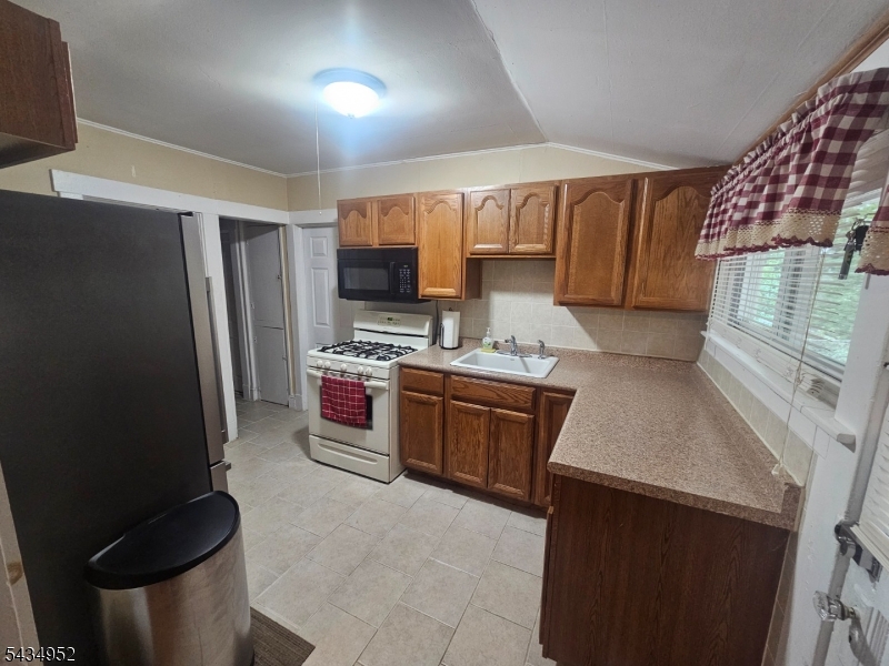 10 Shawnee Road Hopatcong, NJ 07843 - Photo 5 of 12