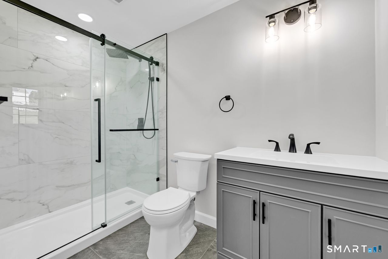 129 Midwell Road Wethersfield, CT 06109 - Photo 12 of 28 Stunning!