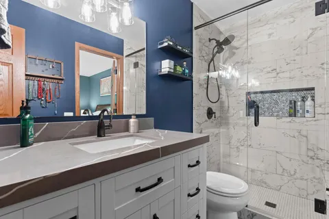 $425,000 | 12 Oak Shore Drive, Burnsville, MN 55306