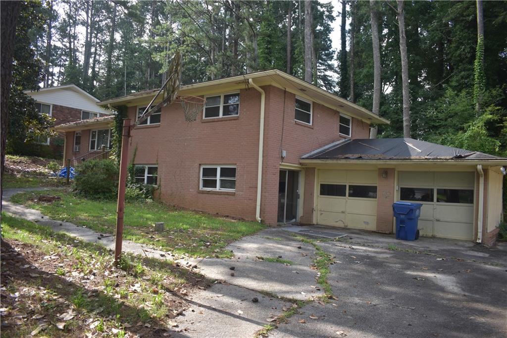 3798 King Henry Road Southwest Atlanta, GA 30331 - Photo 4 of 6