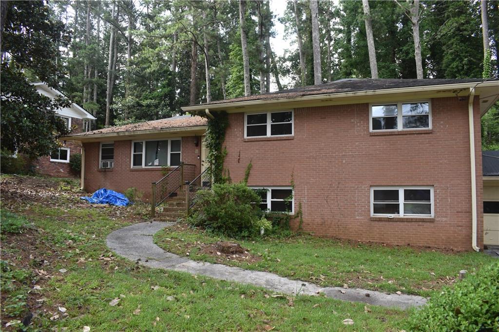 3798 King Henry Road Southwest Atlanta, GA 30331 - Photo 5 of 6