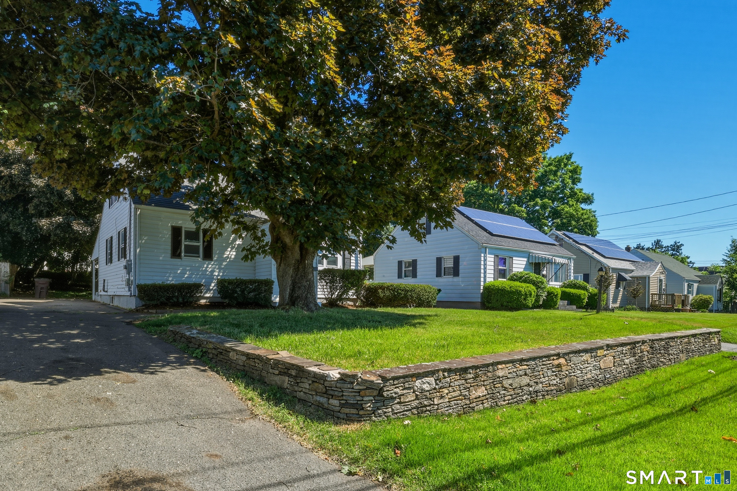 31 Alexander Road New Britain, CT 06053 - Photo 3 of 27