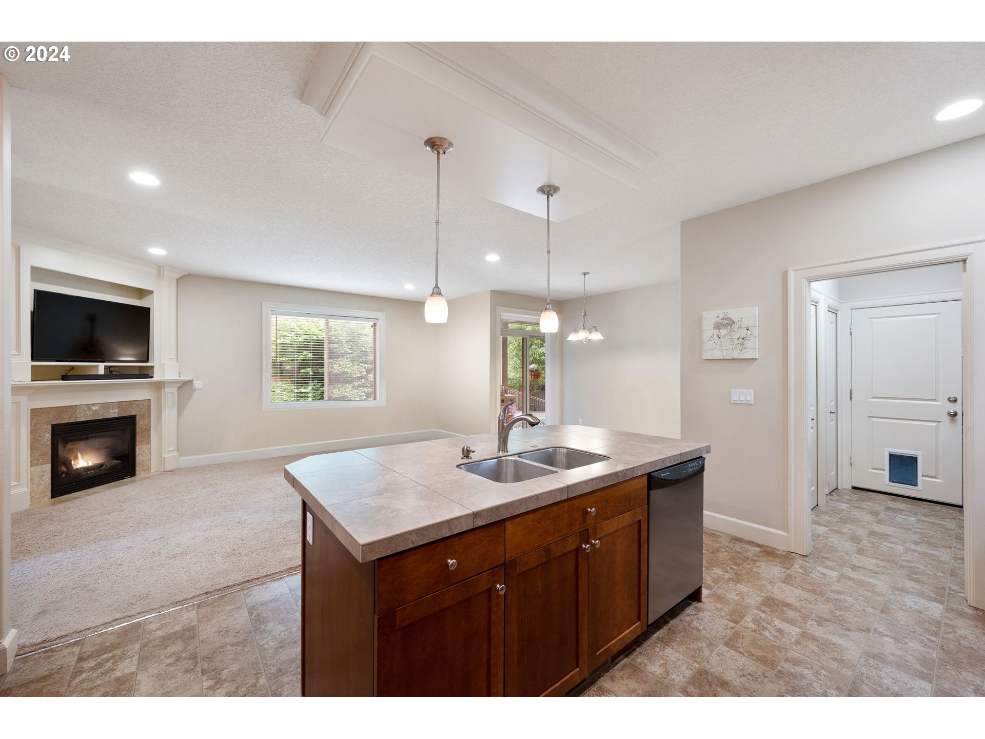 2154 Southeast Barnes Road Gresham, OR 97080 - Photo 10 of 38 Gallery Image 10
