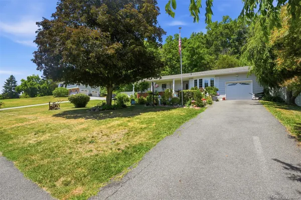 $3,850 | 31 Park Hill Drive, Hopewell Junction, NY 12533