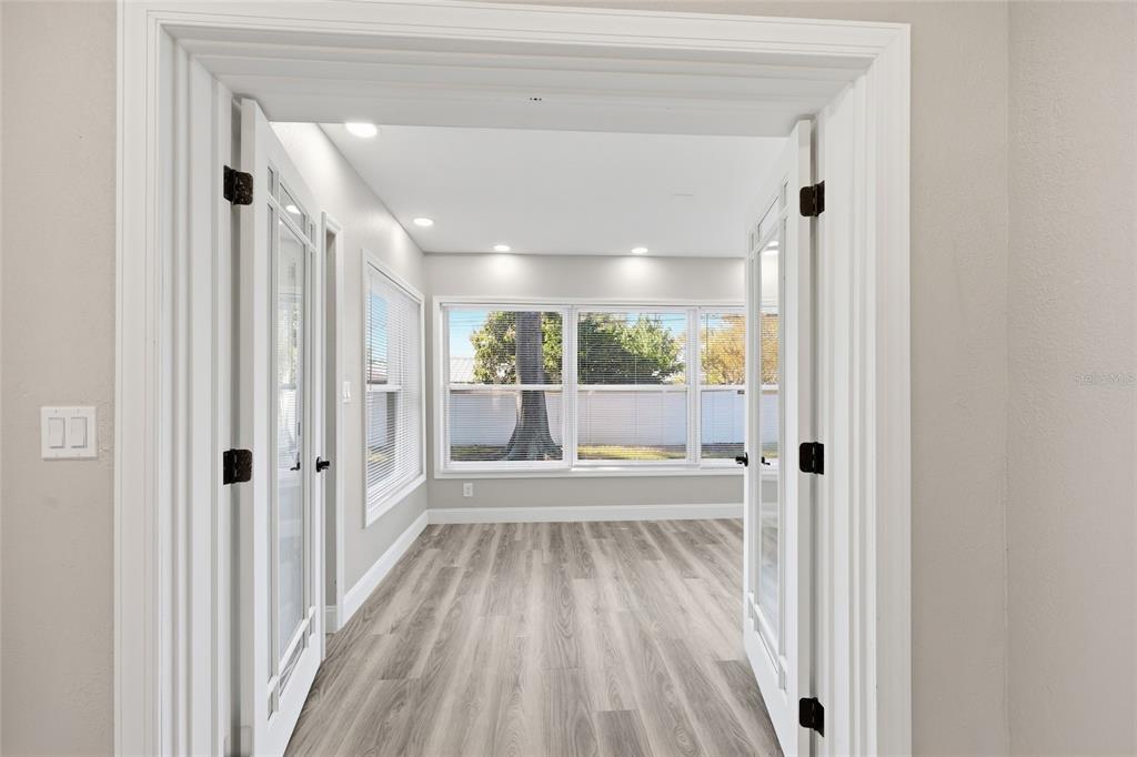 1817 Hunt Lane Clearwater, FL 33764 - Photo 15 of 40