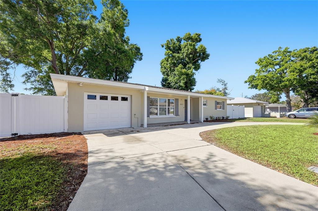 1817 Hunt Lane Clearwater, FL 33764 - Photo 2 of 40