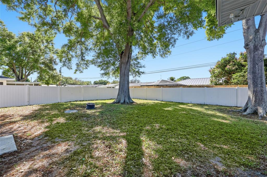 1817 Hunt Lane Clearwater, FL 33764 - Photo 31 of 40