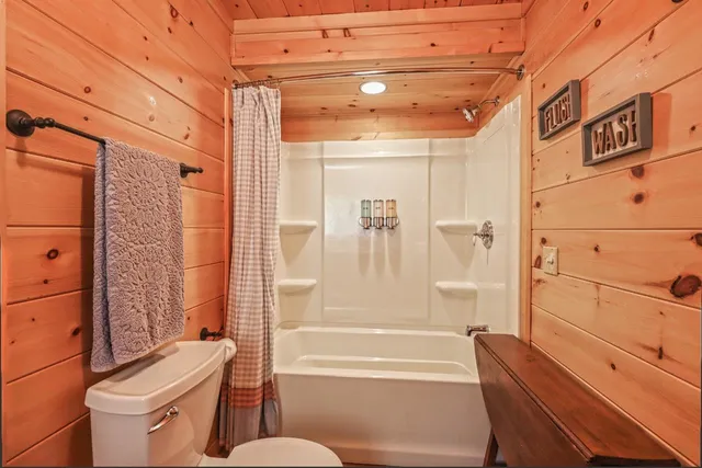 $2,000,000 | 11392 N Pine, Tripoli, WI 54564