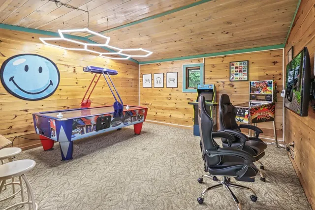 $2,000,000 | 11392 N Pine, Tripoli, WI 54564