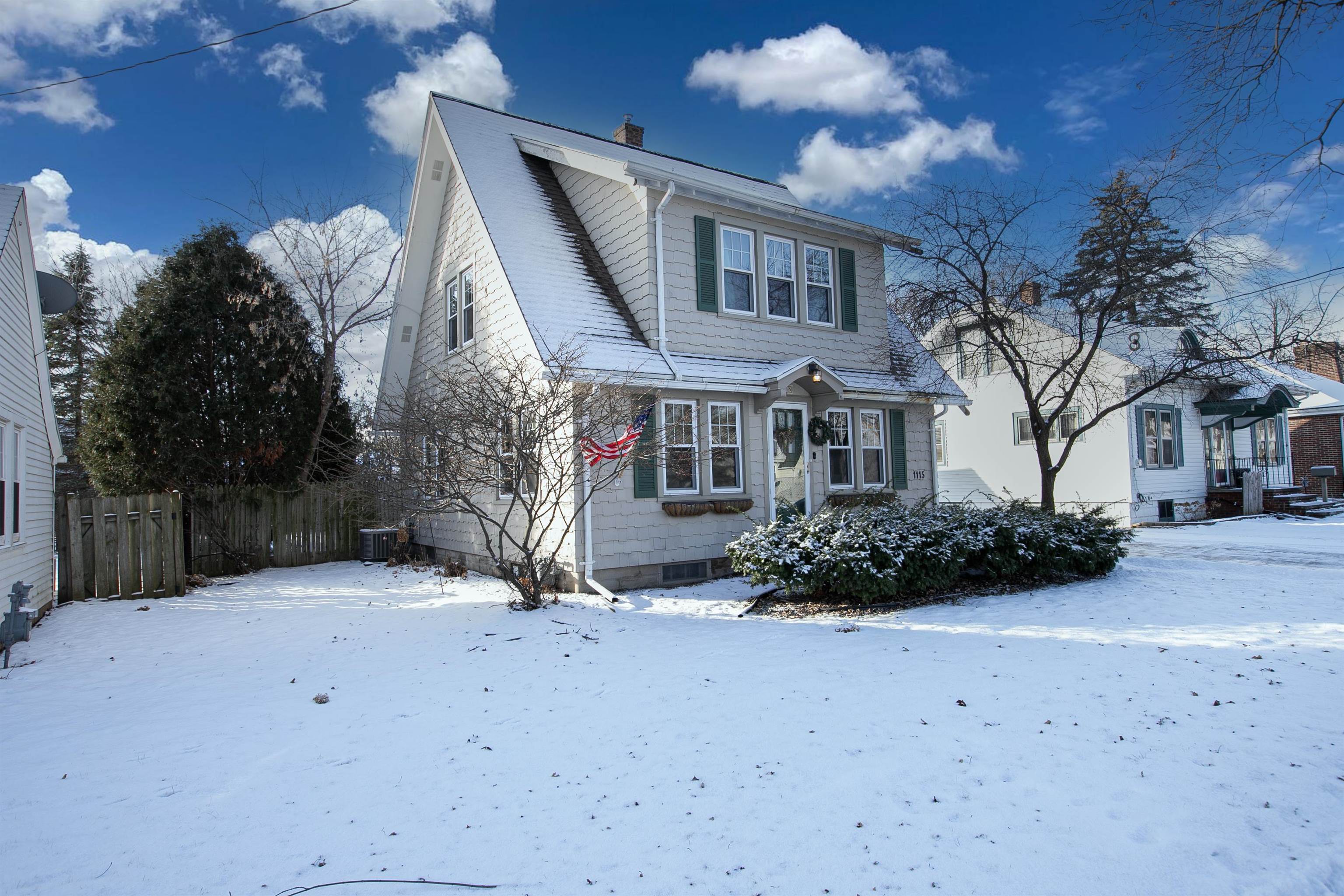 1115 West Summer Street Appleton, WI 54914 - Photo 2 of 30