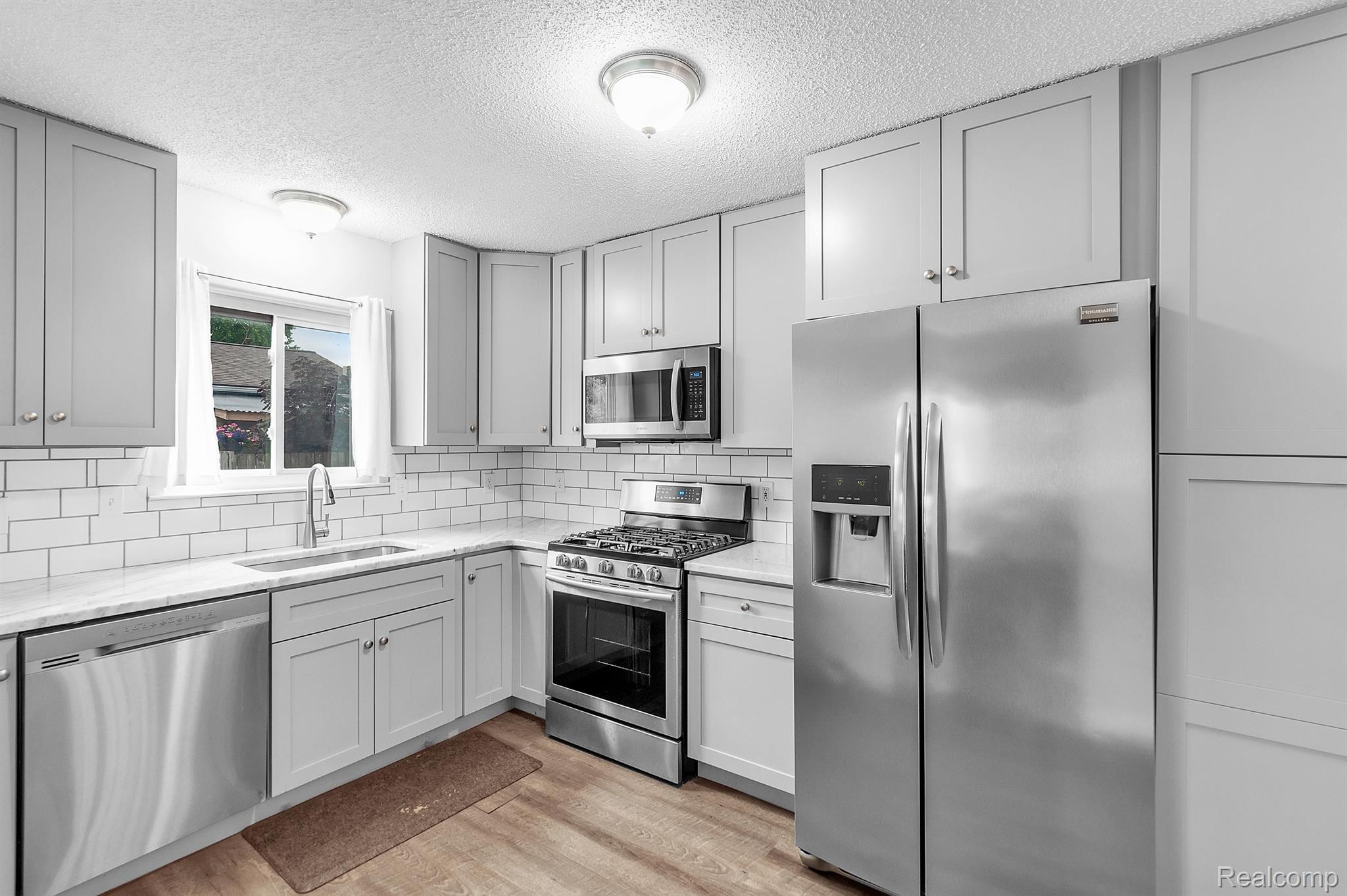 415 Prospect Street Howell, MI 48843 - Photo 3 of 16 Gallery Image 3