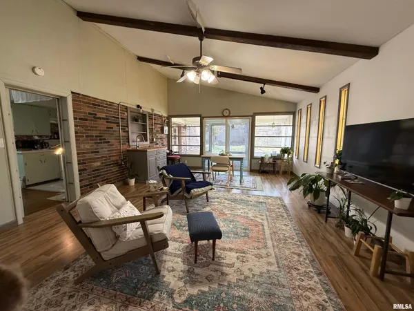 $200,000 | 300 South Glenview Drive, Carbondale, IL 62901