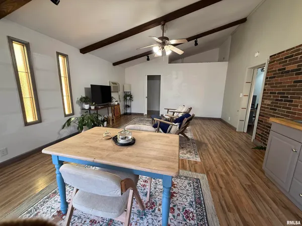 $200,000 | 300 South Glenview Drive, Carbondale, IL 62901