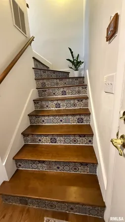 $200,000 | 300 South Glenview Drive, Carbondale, IL 62901