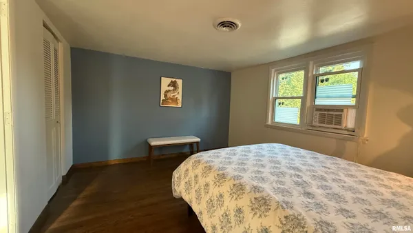 $200,000 | 300 South Glenview Drive, Carbondale, IL 62901