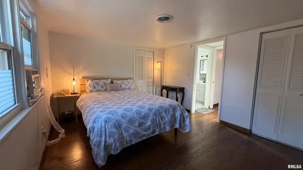 $200,000 | 300 South Glenview Drive, Carbondale, IL 62901