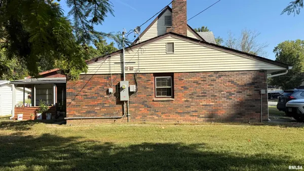 $200,000 | 300 South Glenview Drive, Carbondale, IL 62901