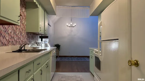 $200,000 | 300 South Glenview Drive, Carbondale, IL 62901