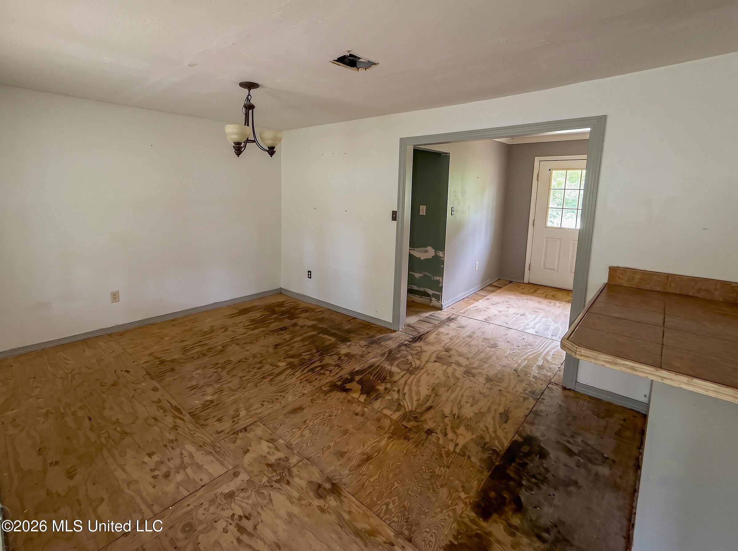 150 Tullos Road Braxton, MS 39044 - Photo 4 of 11 (Dining Area)