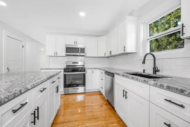 $689,900 | 6 Coolidge Street, Westford, MA 01886