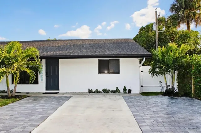 $3,500 | 2612 Southeast Clayton Street, Unit 2612, Stuart, FL 34997