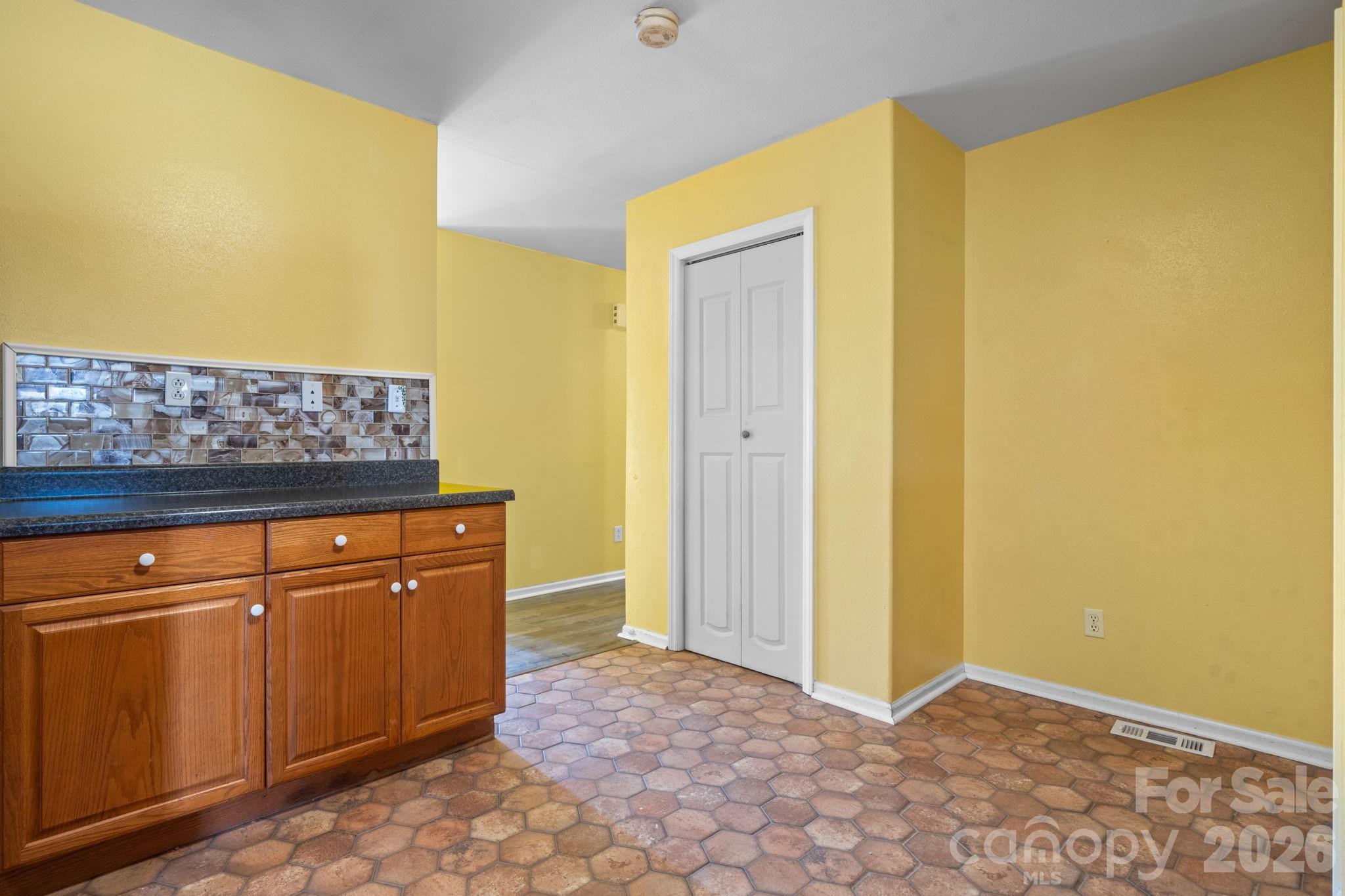 4820 Wordsworth Circle Conover, NC 28613 - Photo 12 of 38