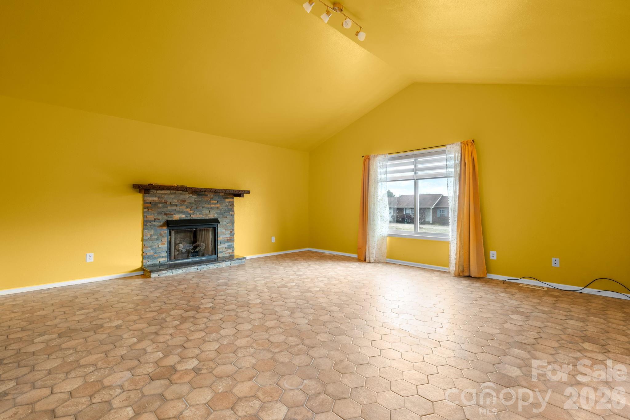 4820 Wordsworth Circle Conover, NC 28613 - Photo 7 of 38