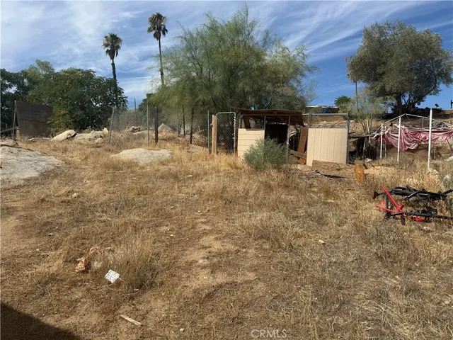 $330,000 | 540 Iroquois Road, Perris, CA 92570