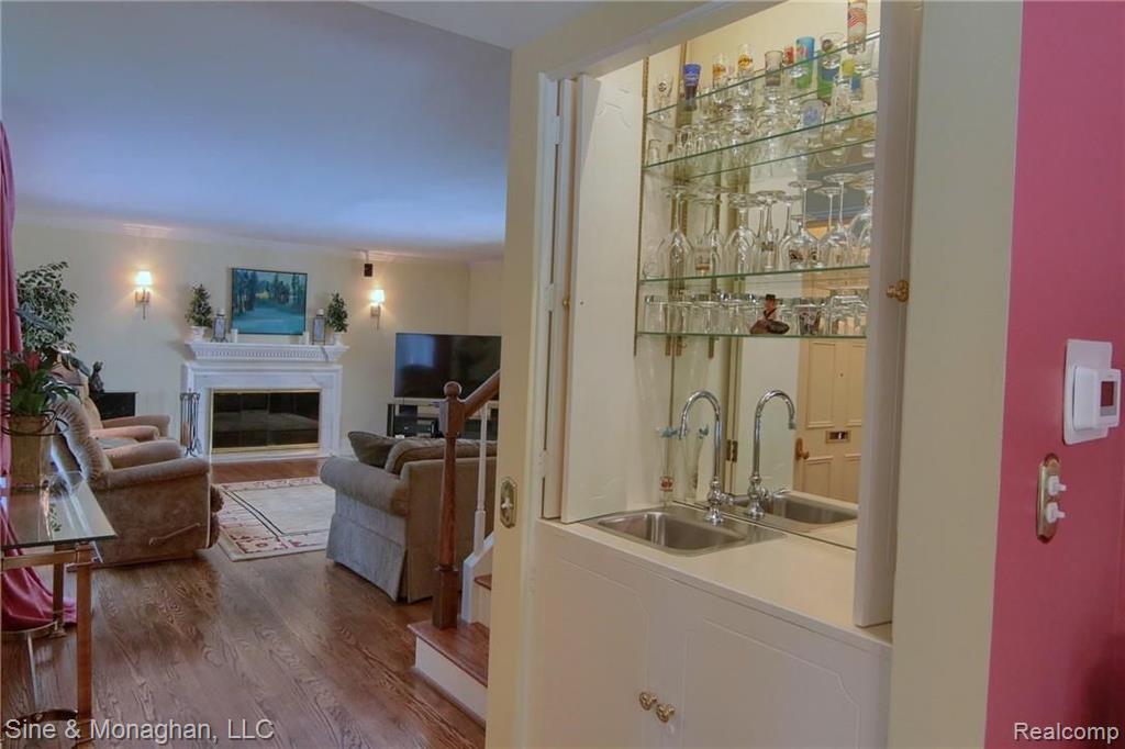 245 Vendome Road Grosse Pointe Farms, MI 48236 - Photo 15 of 42