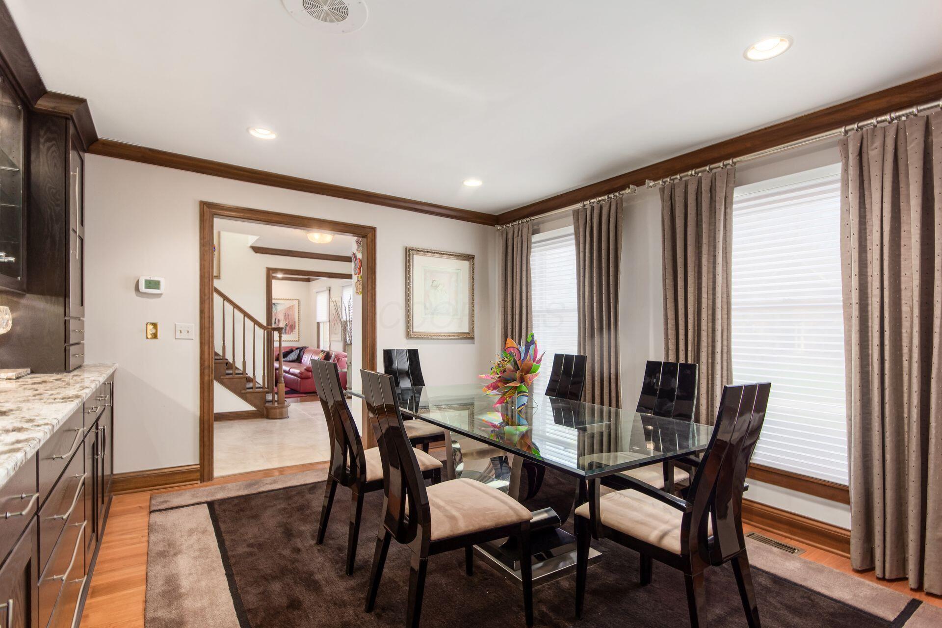 941 Robbins Way Columbus, OH 43085 - Photo 11 of 64 Dining Room