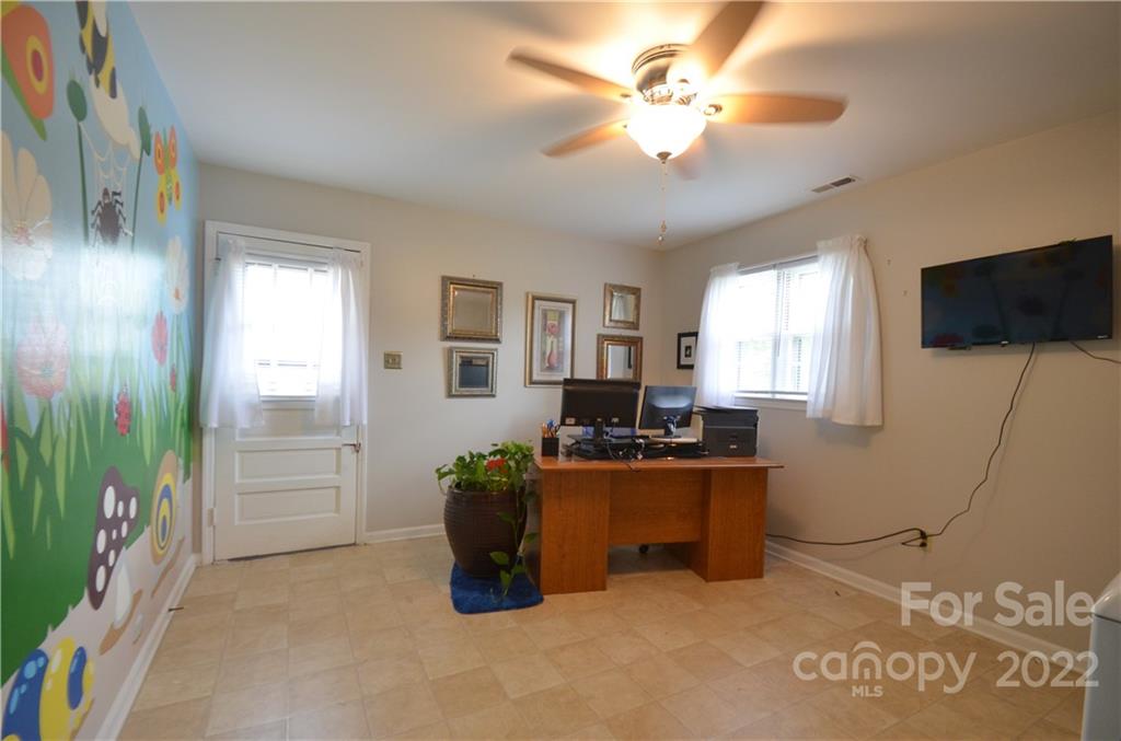 7433 Riding Trail Road Charlotte, NC 28212 - Photo 35 of 42 a view of a livingroom with furniture